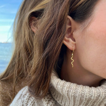 Snakey øreringe guld