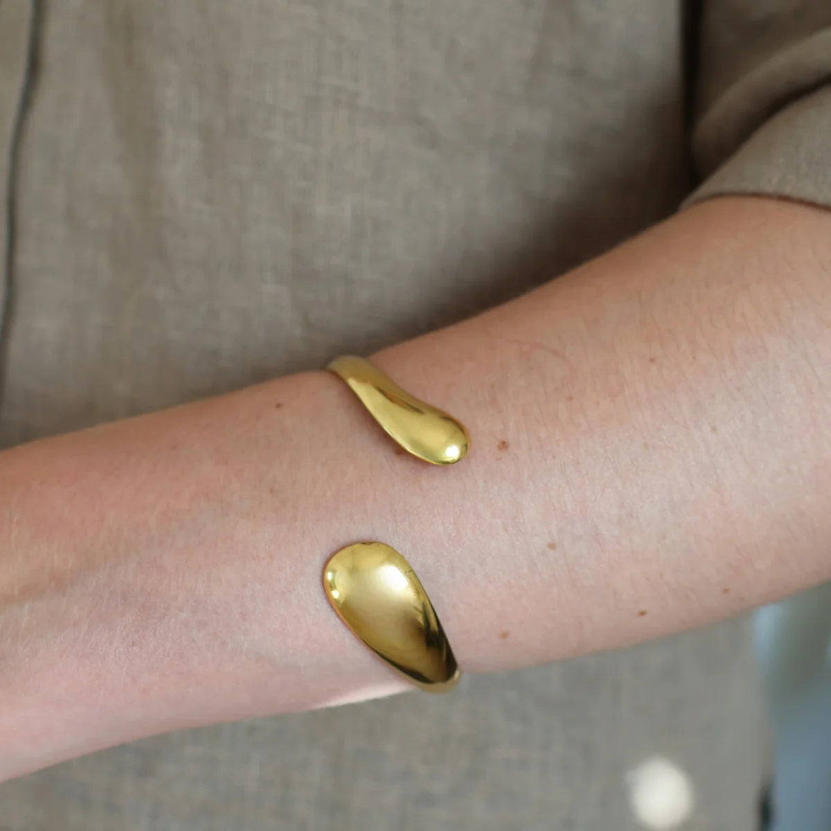 DOUBLE DROP BANGLE