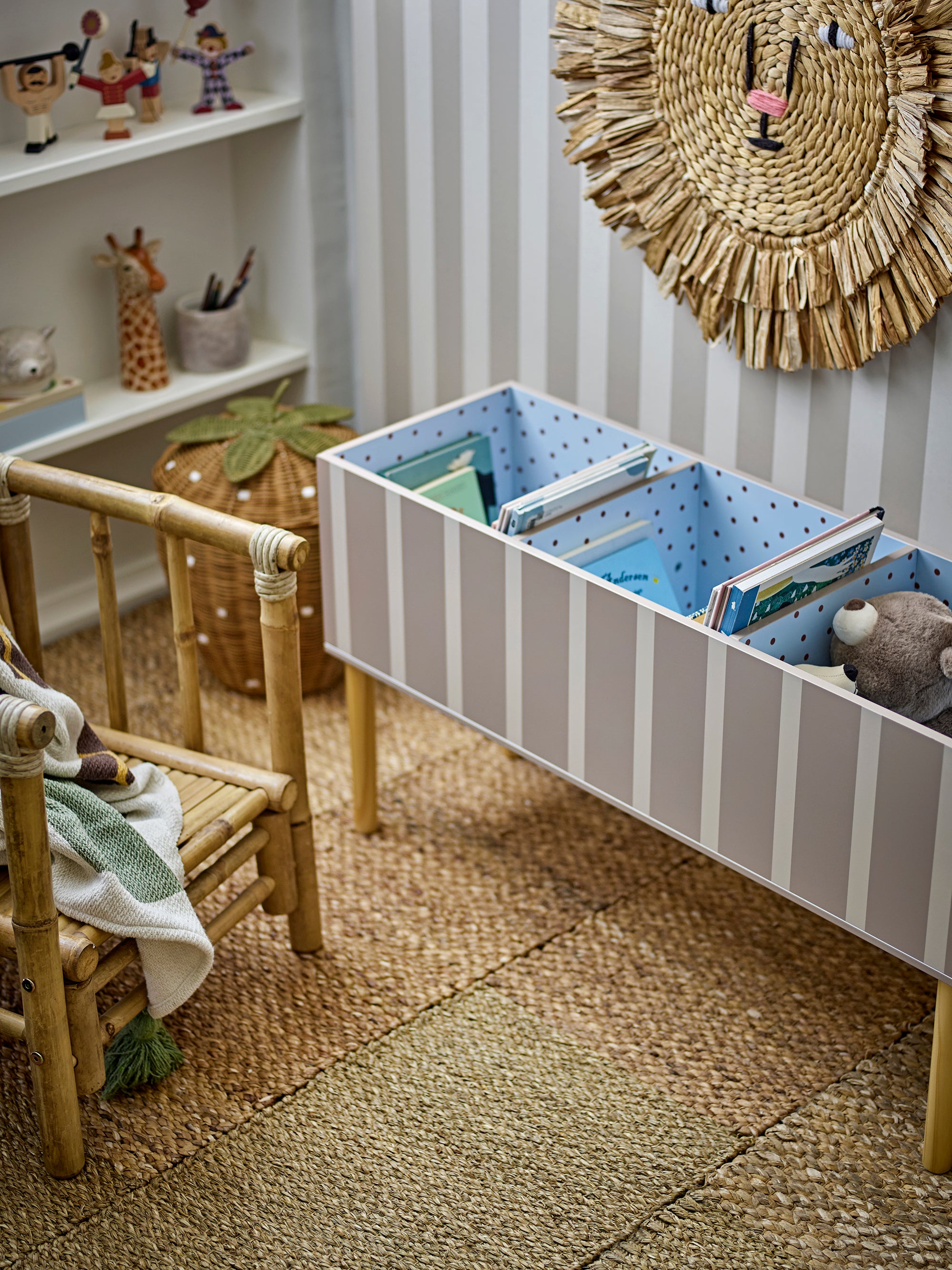 Basir Vægdekoration