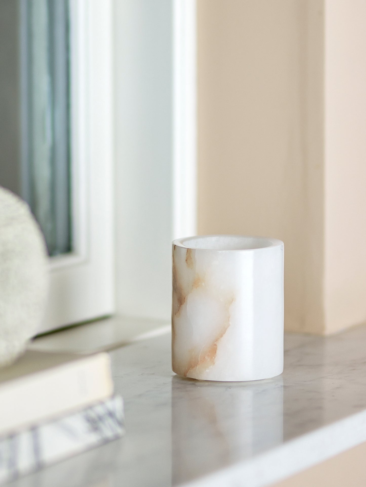 Annebel Votive, Alabaster