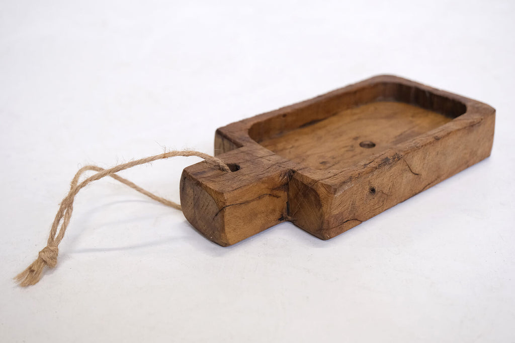 Lille træfad med hank