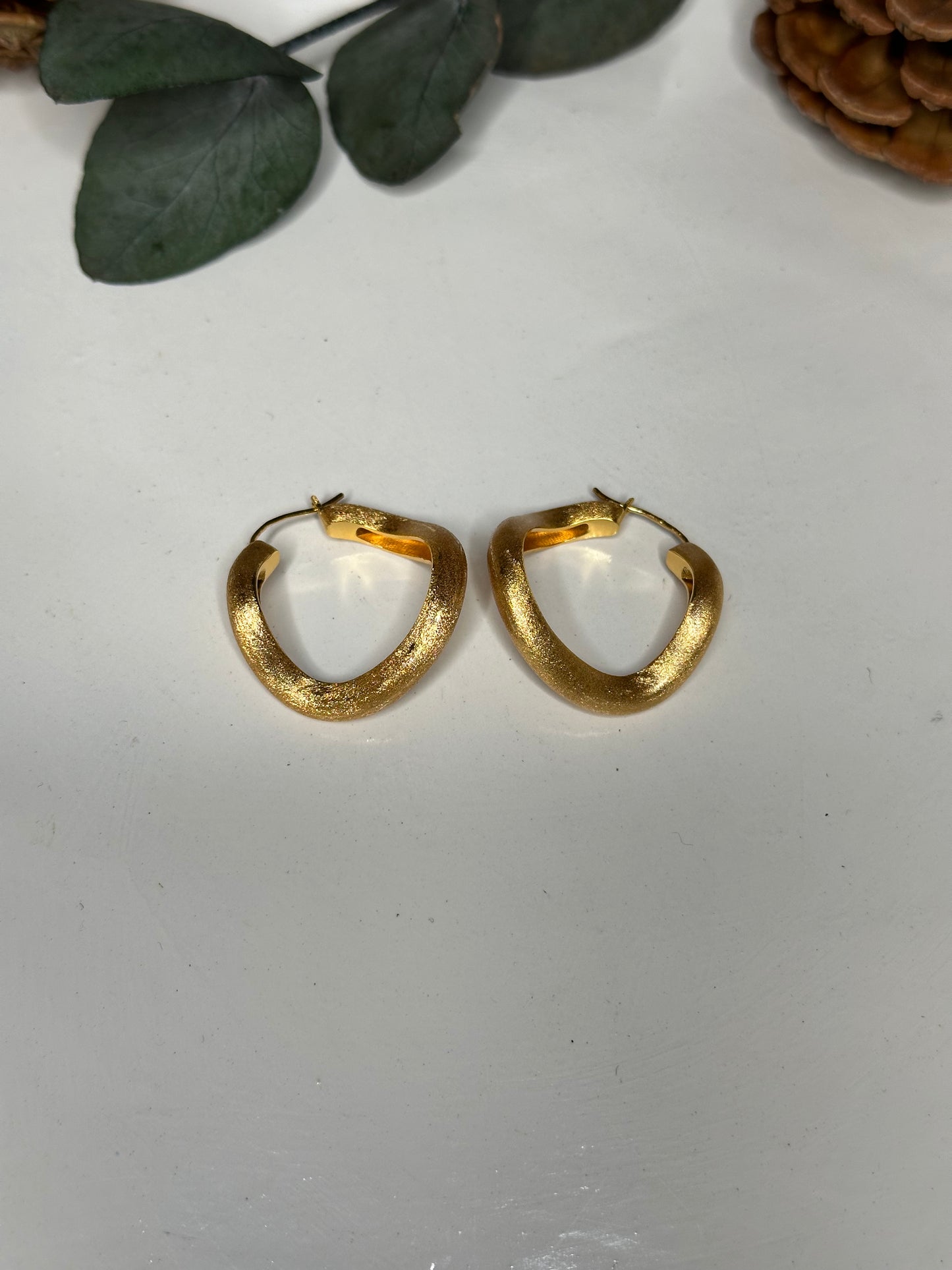 Matt Wavey Hoops 18k Forgyldt