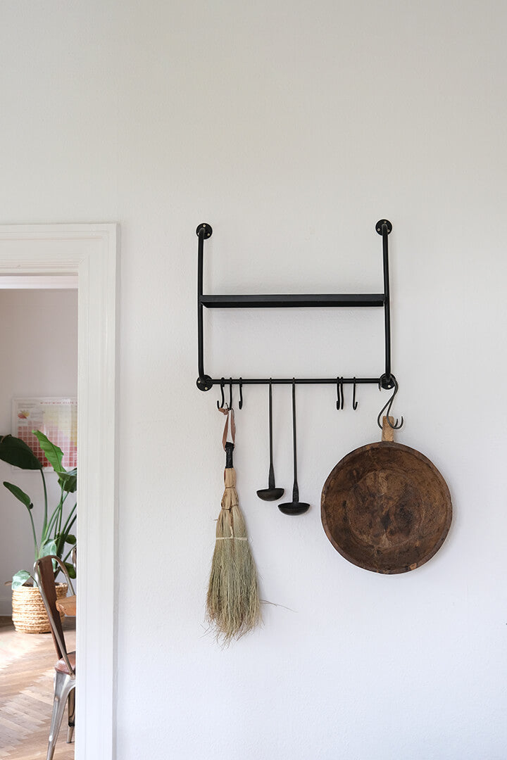 Kost af bast med læderstrop