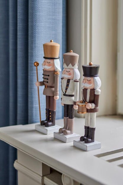 Darryl Deko, Brun, Polyresin